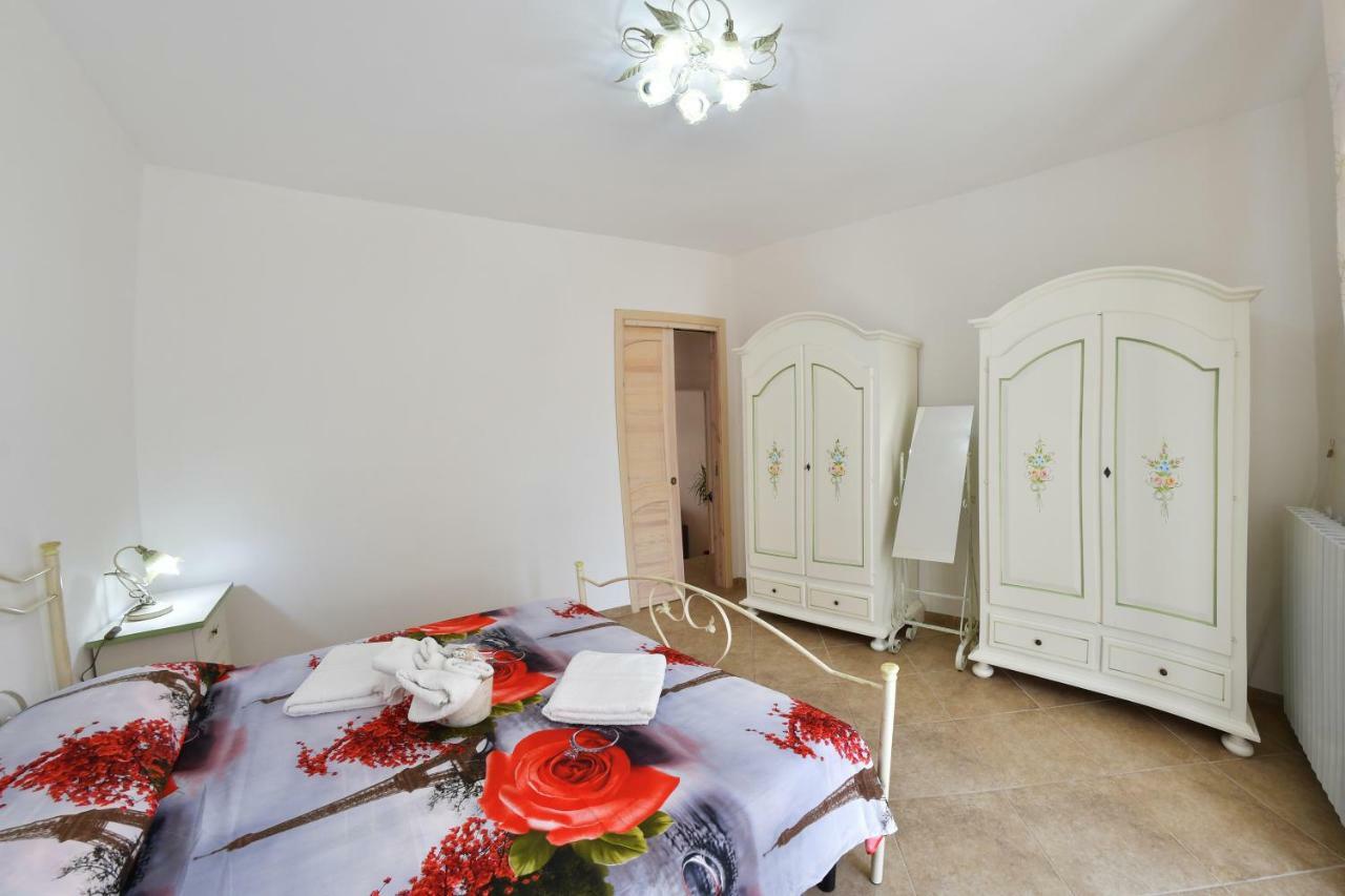 Marghegio' House Apartment Челие Месапика Екстериор снимка